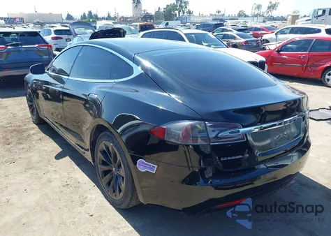2018 Tesla Model S 100D/75D/P100D z USA, uszkodzony, nr VIN 5YJSA1E25JF281463